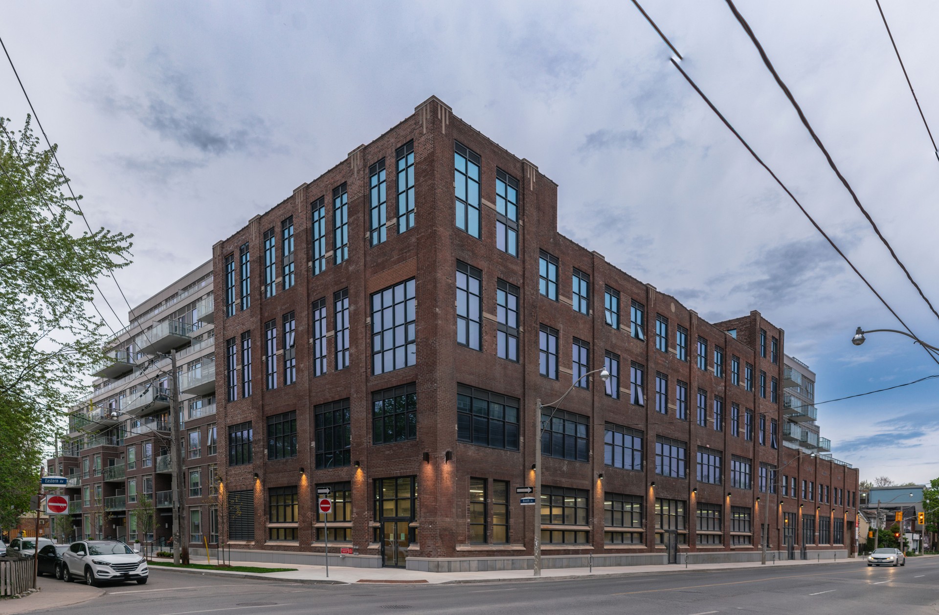 Toronto, Ontario - Residential Apartment Building Complex